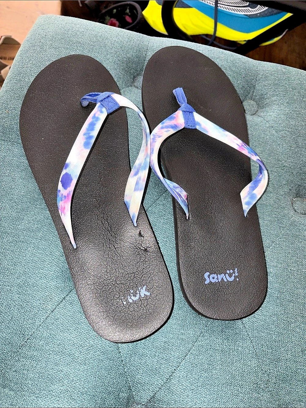 Sanuk Yoga Sling 2 Tie-Dye Sandals US 10 in good condition